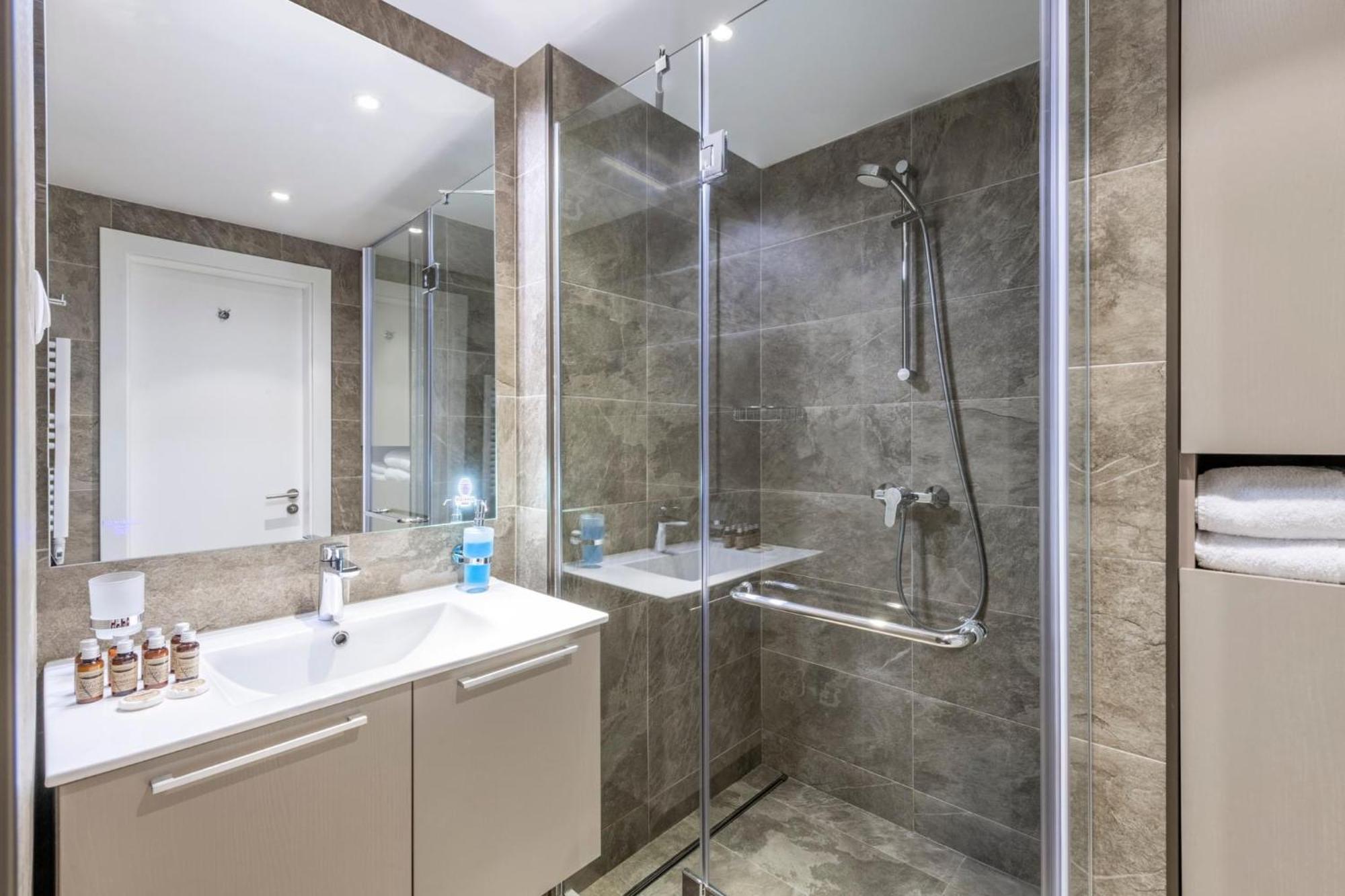 Alliance Palace Aparthotel By Marriott Μπατούμι Εξωτερικό φωτογραφία
