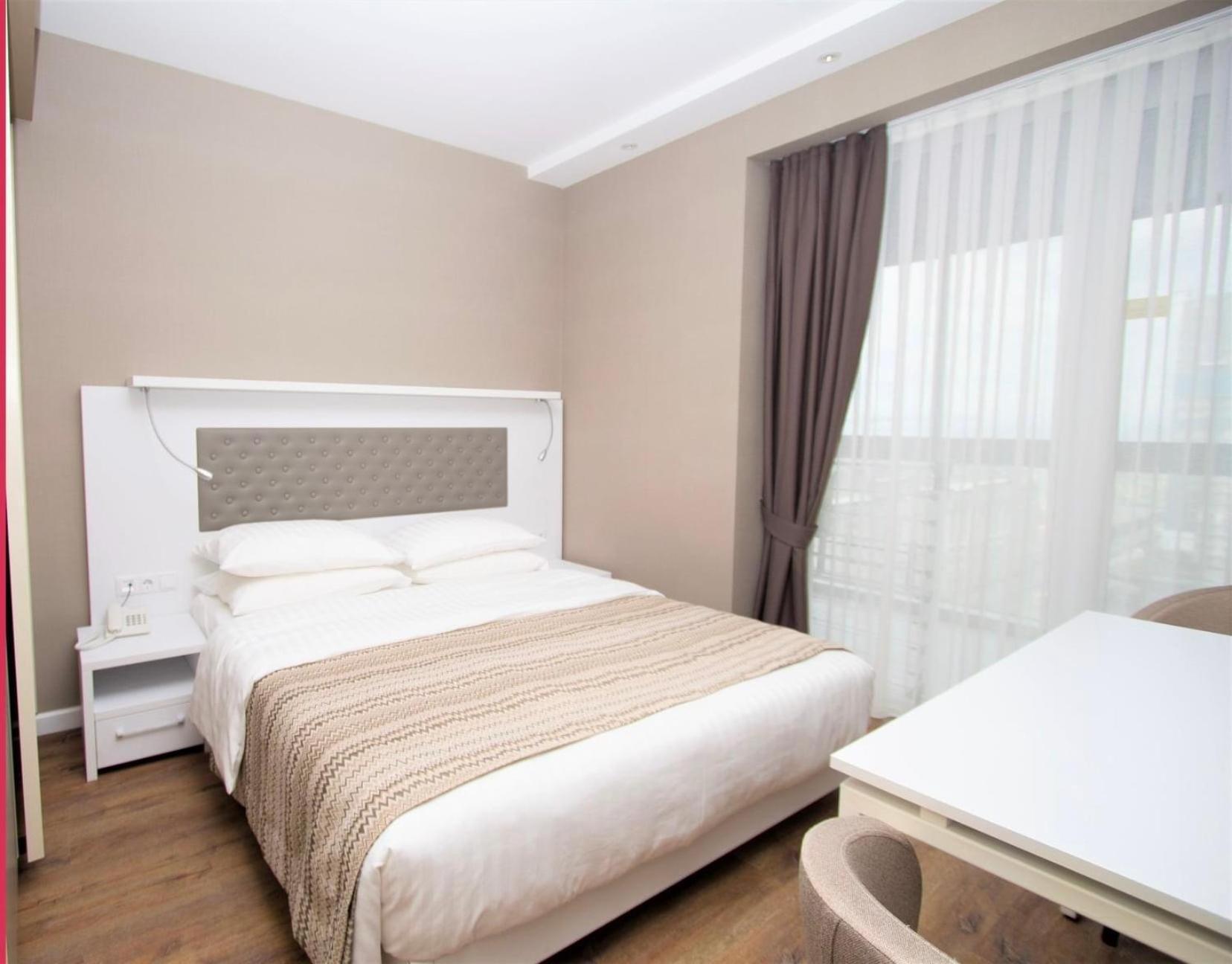Alliance Palace Aparthotel By Marriott Μπατούμι Εξωτερικό φωτογραφία