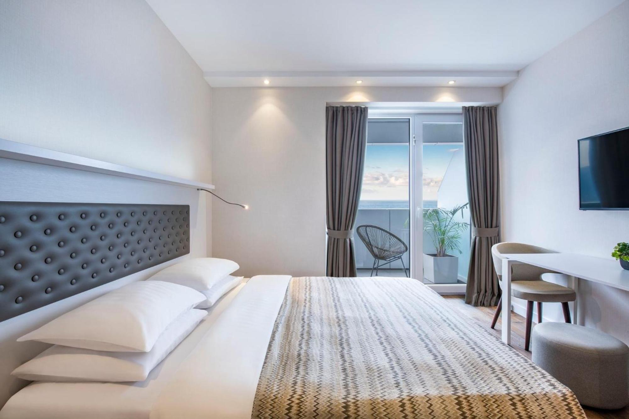 Alliance Palace Aparthotel By Marriott Μπατούμι Εξωτερικό φωτογραφία