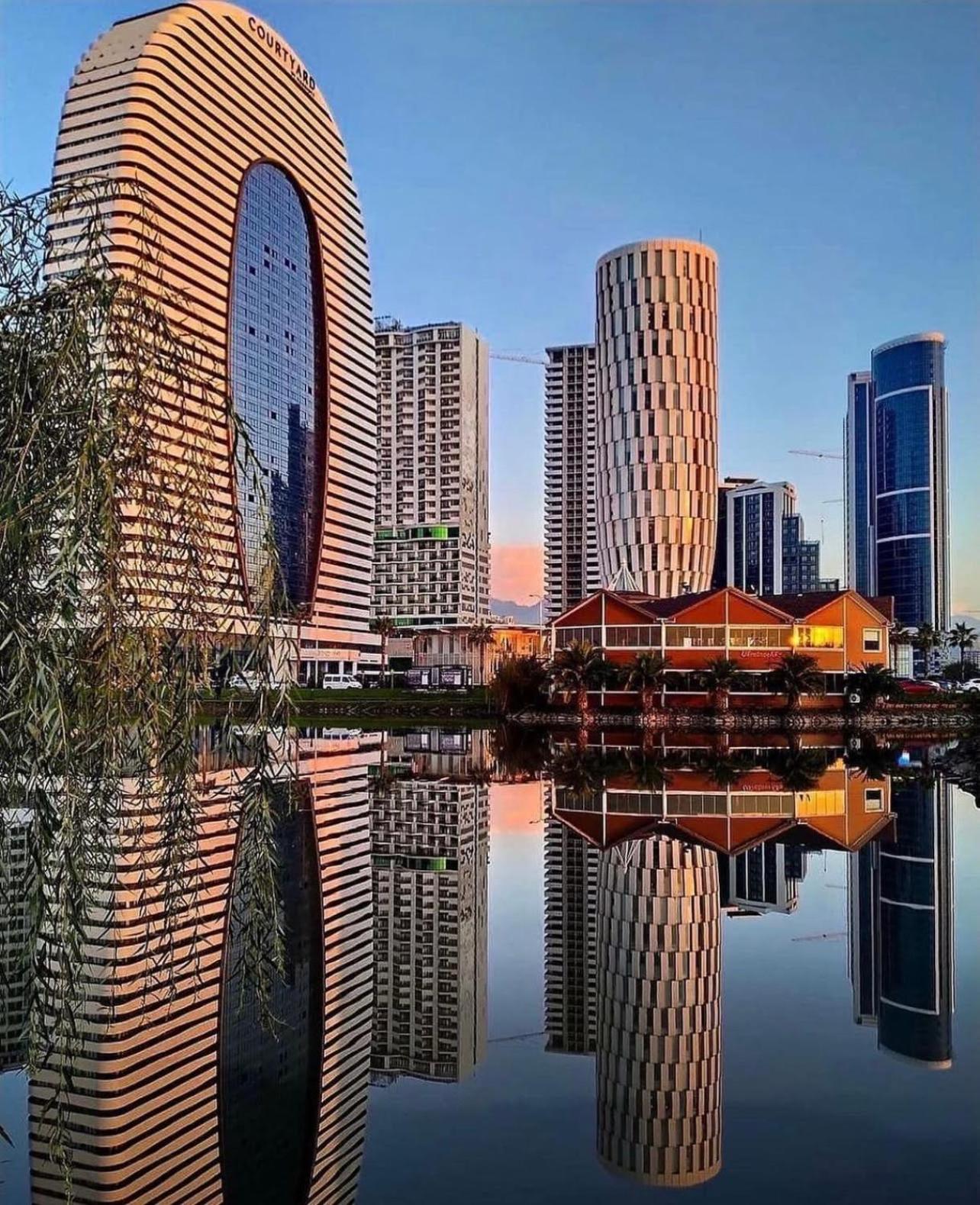 Alliance Palace Aparthotel By Marriott Μπατούμι Εξωτερικό φωτογραφία