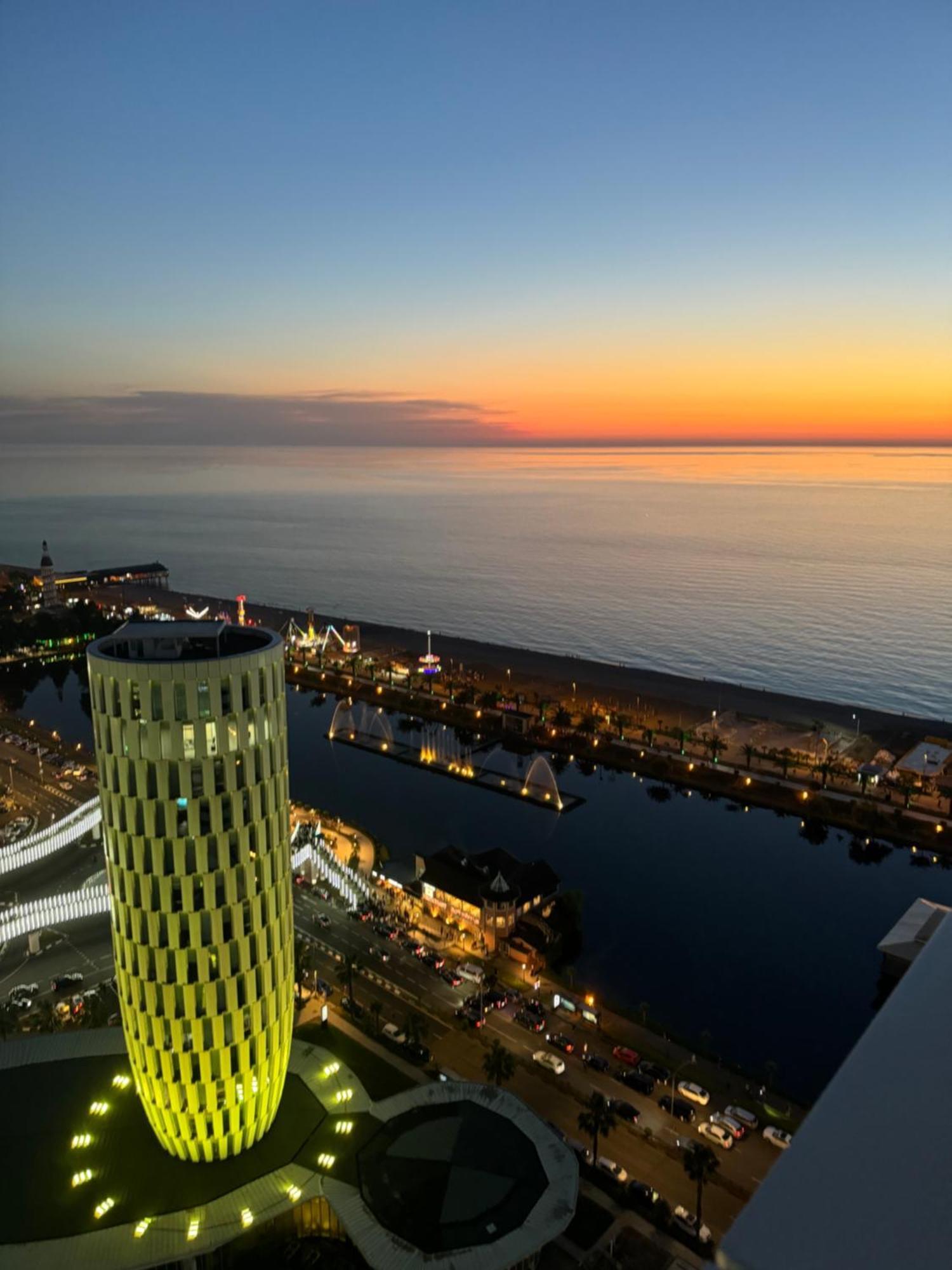 Alliance Palace Aparthotel By Marriott Μπατούμι Εξωτερικό φωτογραφία