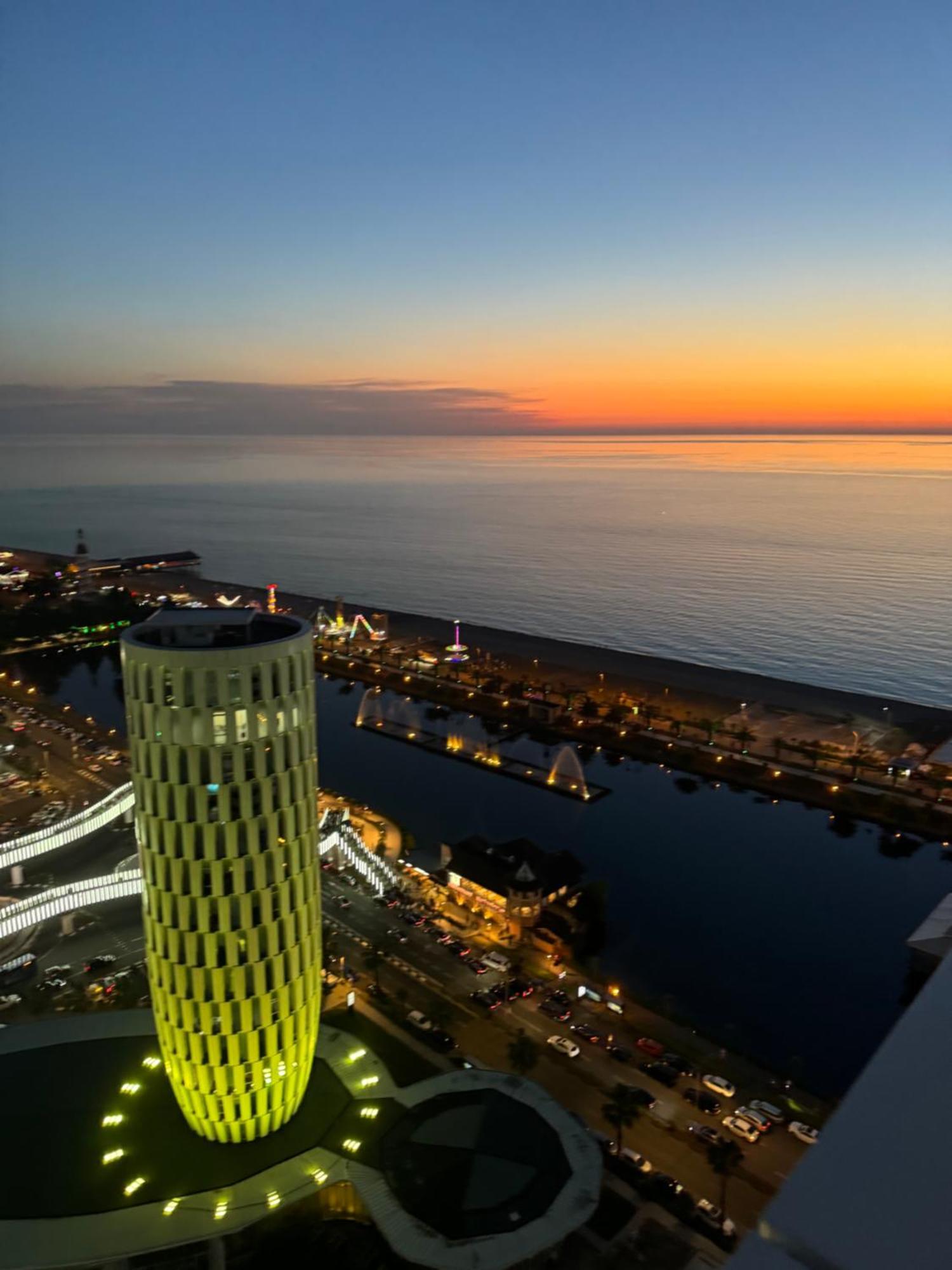 Alliance Palace Aparthotel By Marriott Μπατούμι Εξωτερικό φωτογραφία
